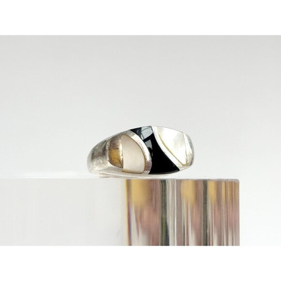 Modernist Mother of Pearl & Black Onyx Sterling Unisex Vintage Ring - sz 5.75 - Picture 7 of 9
